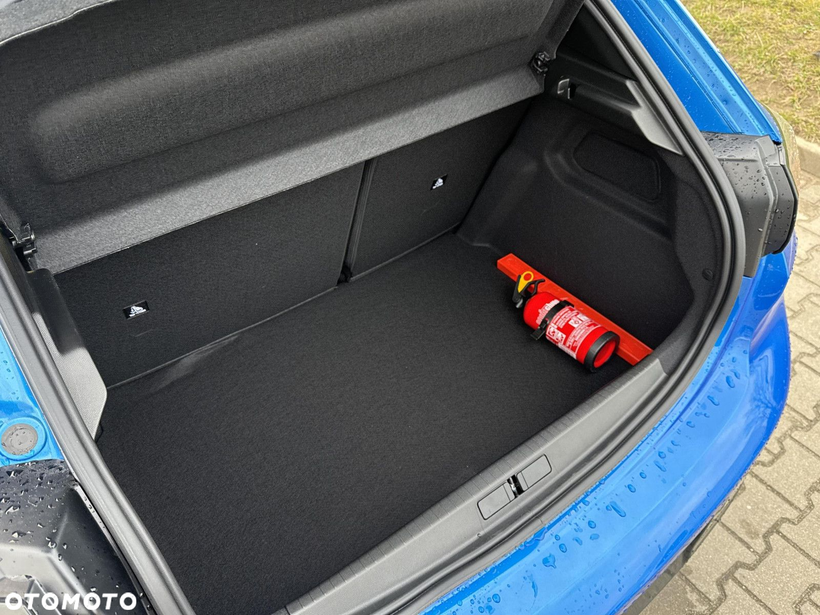 Peugeot 208 - 14