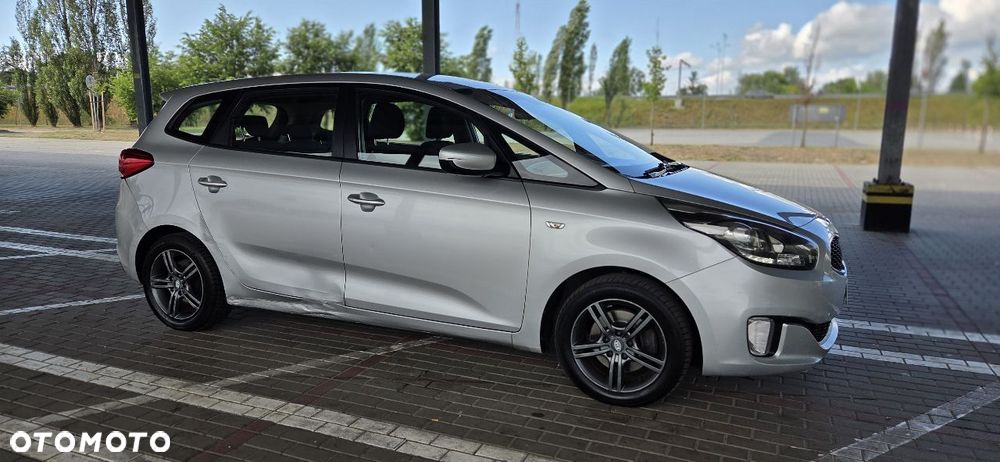Kia Carens 1.7 CRDi 115 Dream Team Edition - 9