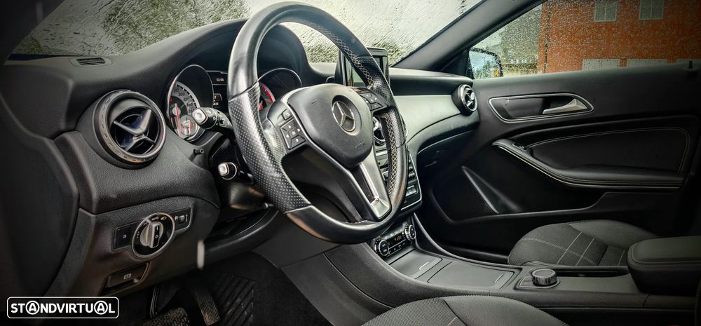 Mercedes-Benz GLA 220 d 7G-DCT AMG Line - 14