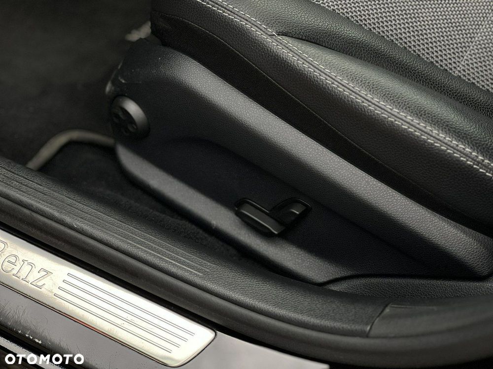 Mercedes-Benz Klasa C 220 d 9G-TRONIC - 28