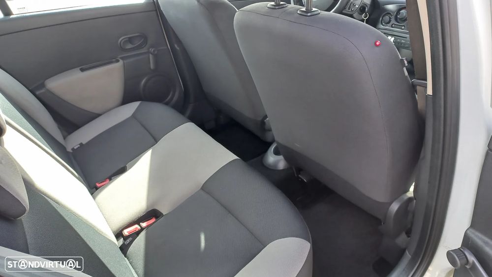 Renault Clio 1.5 dCi 75 Expression - 10