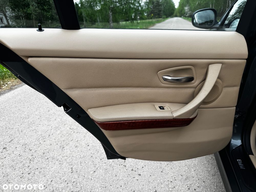 BMW Seria 3 320d DPF - 23
