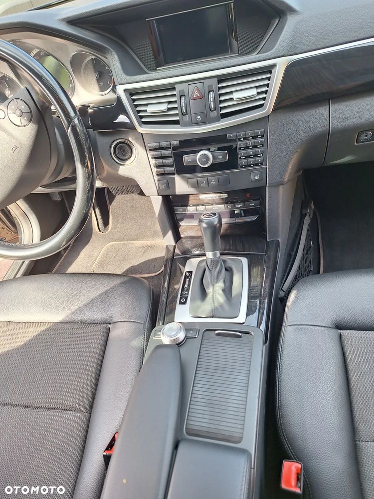 Mercedes-Benz Klasa E 250 CGI BlueEff Avantgarde - 6