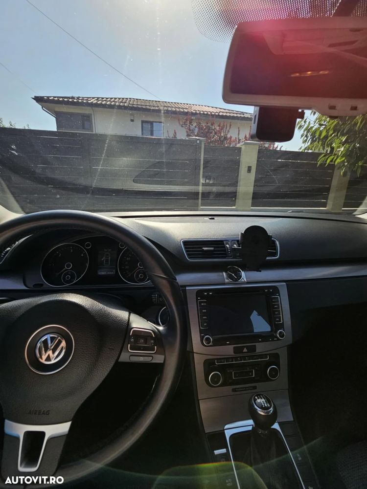 Volkswagen Passat 2.0 TDI BlueMotion Technology Comfortline - 4