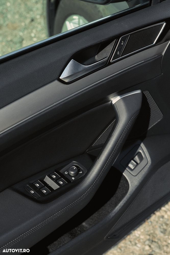 Volkswagen Passat 2.0 TDI SCR DSG Highline - 19