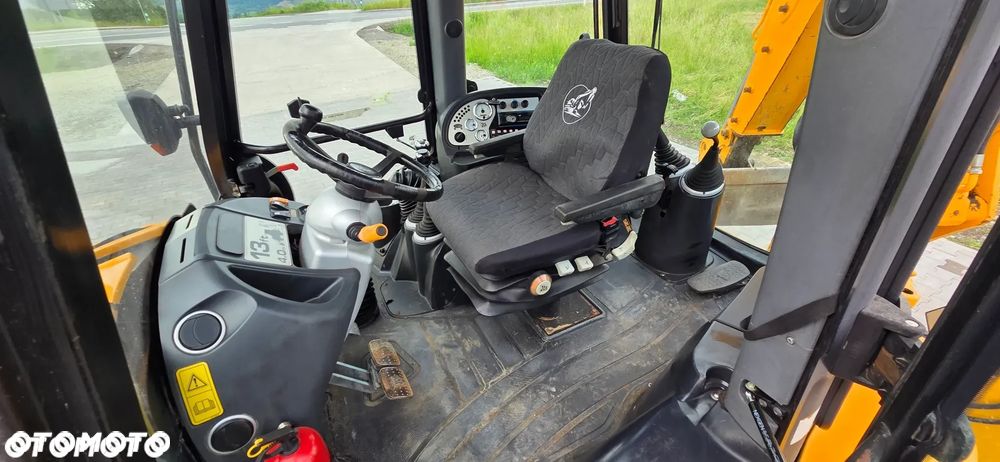 JCB 3CX - 6
