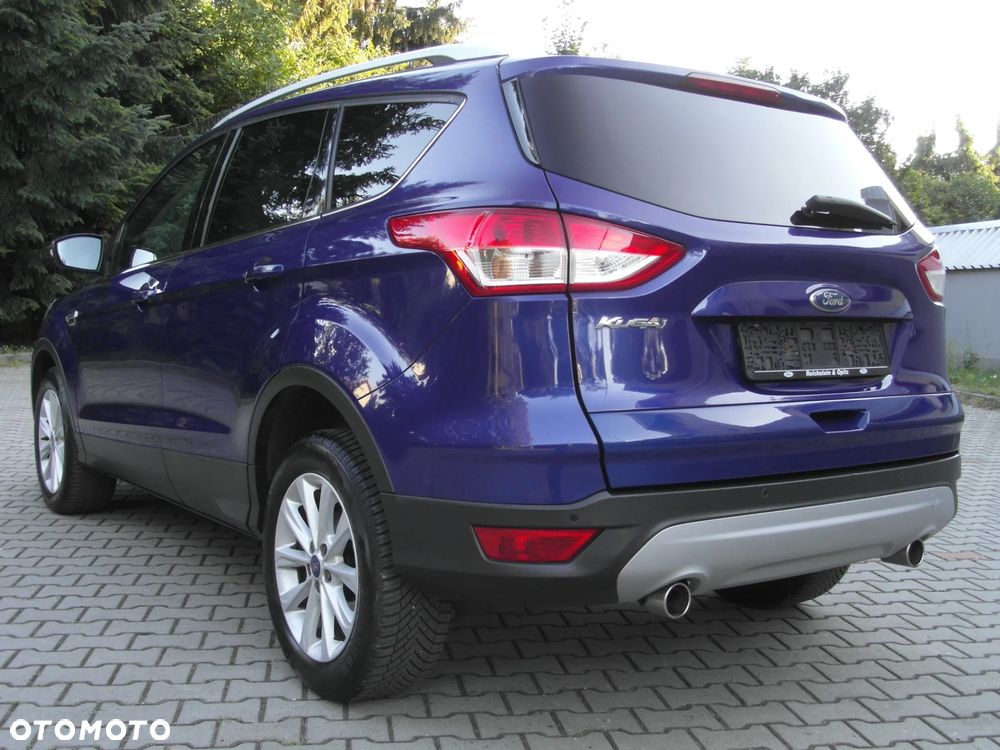 Ford Kuga 2.0 TDCi 2x4 Titanium - 4