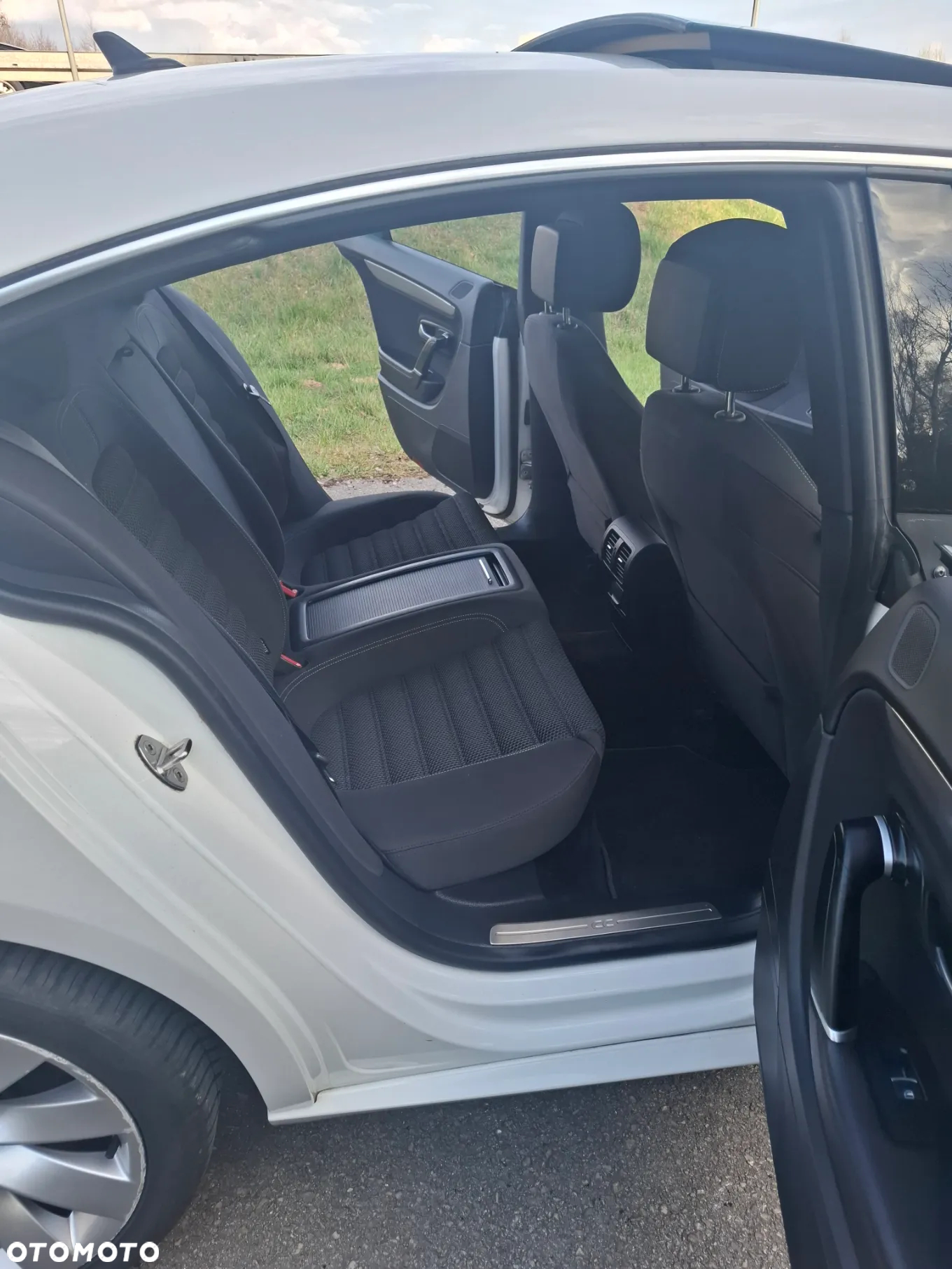 Volkswagen Passat CC - 11