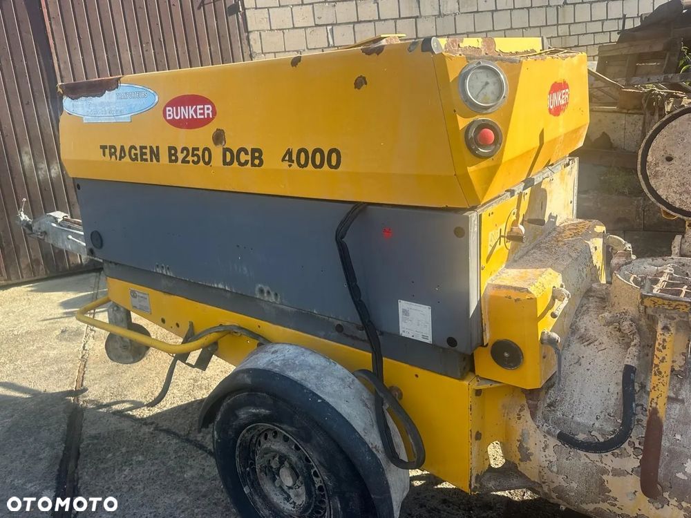 Inny Mixokret Agregat posadzkarski BUNKER TRAGEN B250 DCB 4000 4 m3/h - 3