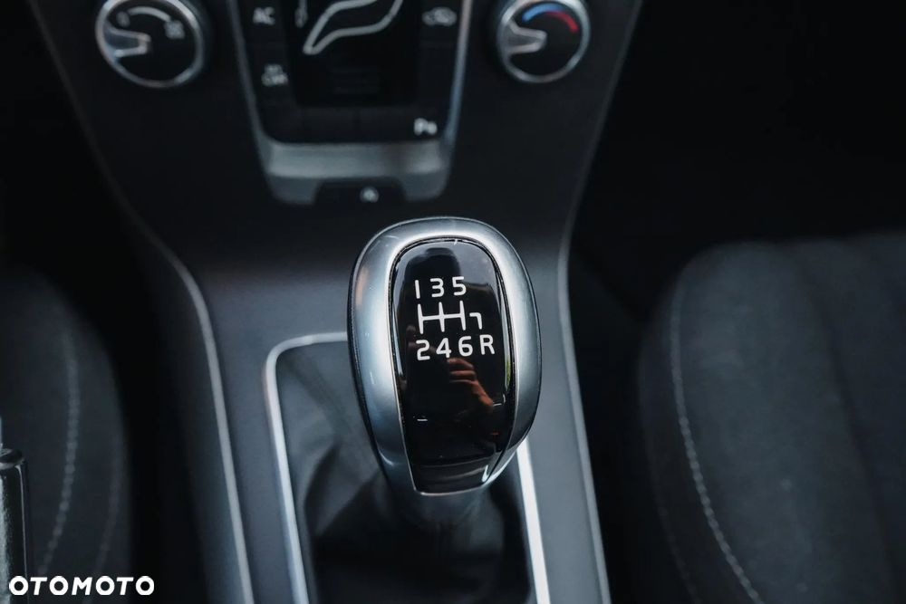 Volvo V40 D2 Momentum - 28