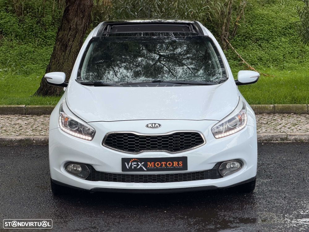 Kia Ceed SW 1.6 CRDi 128 ISG Dream Team Edition - 10