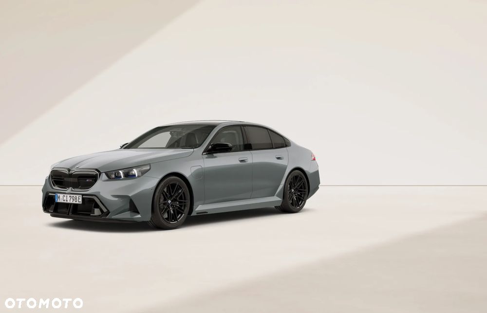 BMW M5 xDrive - 2