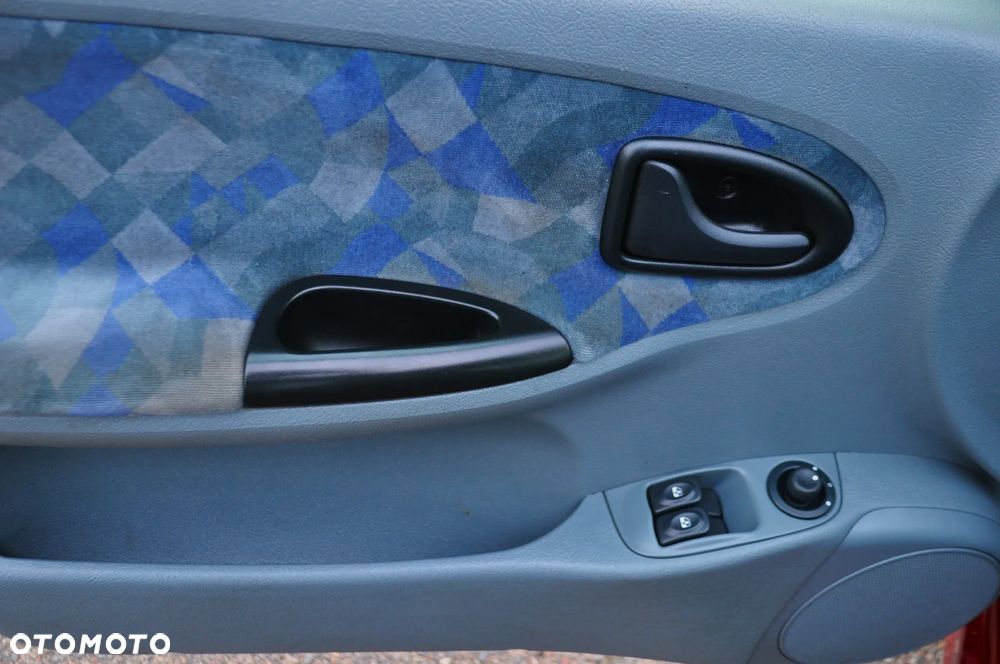 Renault Megane 1.6 RN - 21