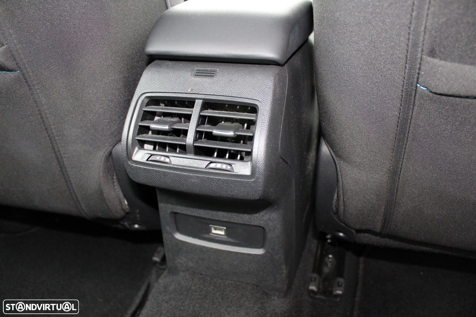 Citroën C4 X 1.2 PureTech Plus EAT8 - 23