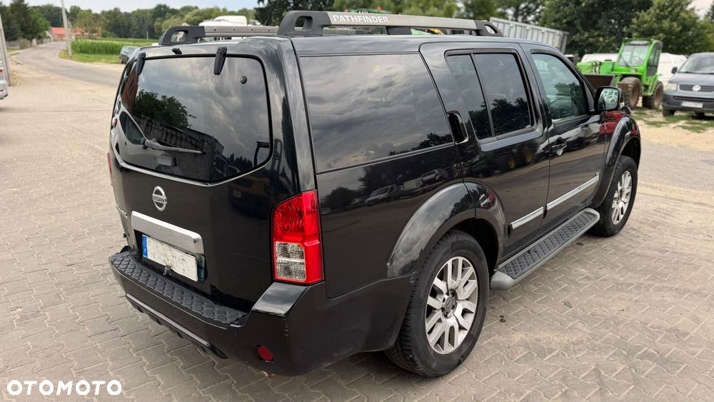 Nissan Pathfinder - 8