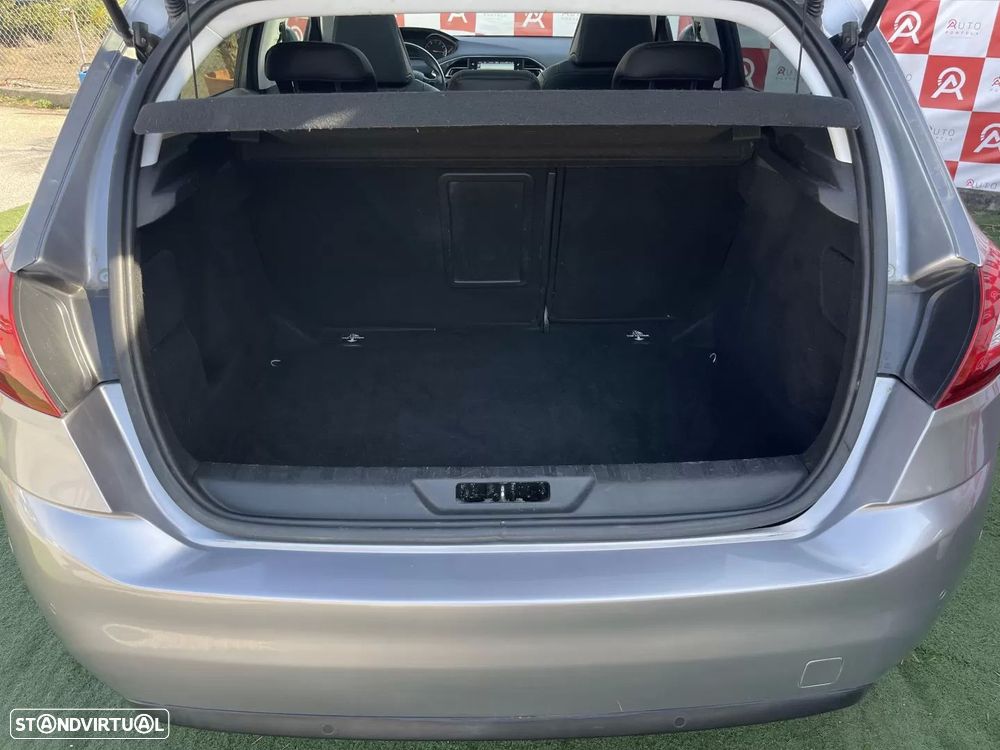 Peugeot 308 125 THP Allure - 22
