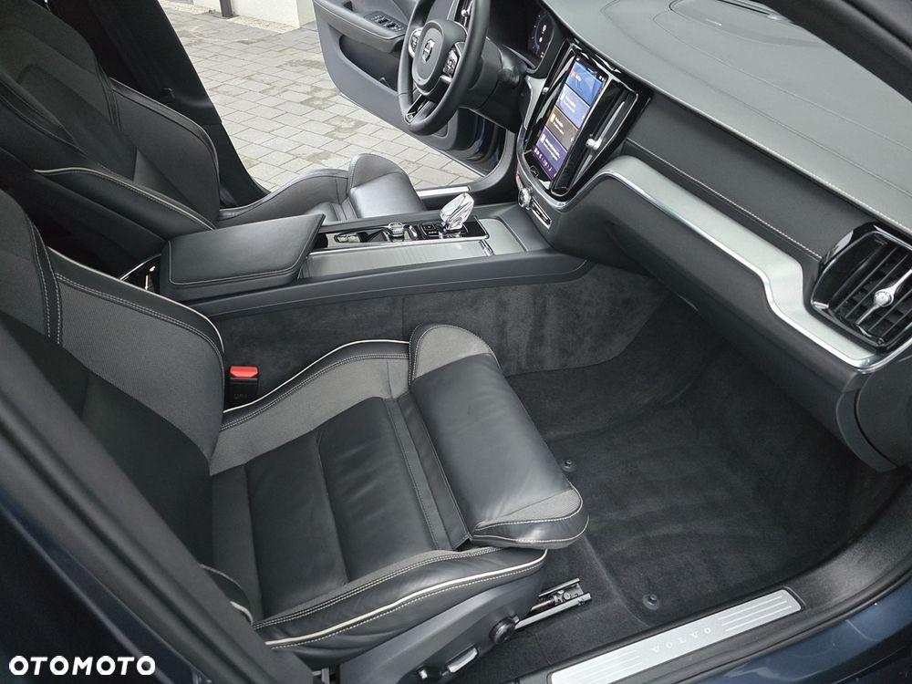 Volvo S60 B5 B AWD Ultimate Dark - 20