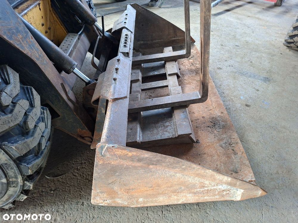 New Holland Ls 180 4X4 - 31