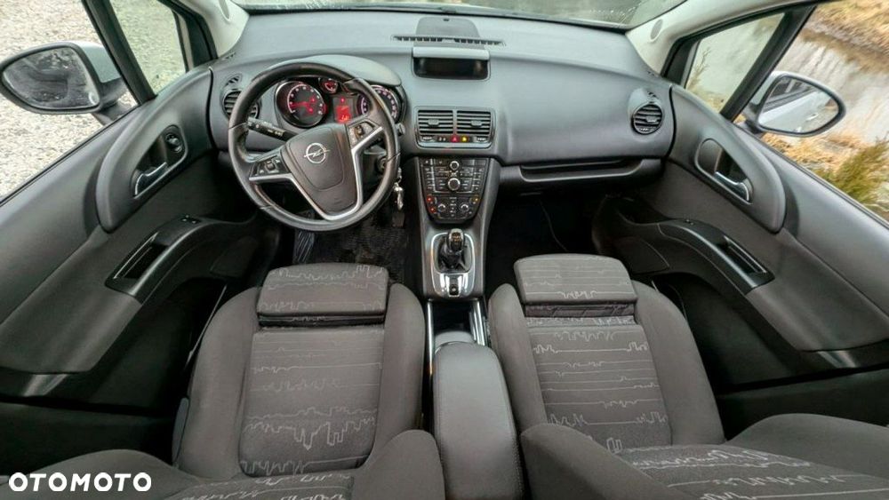 Opel Meriva - 11