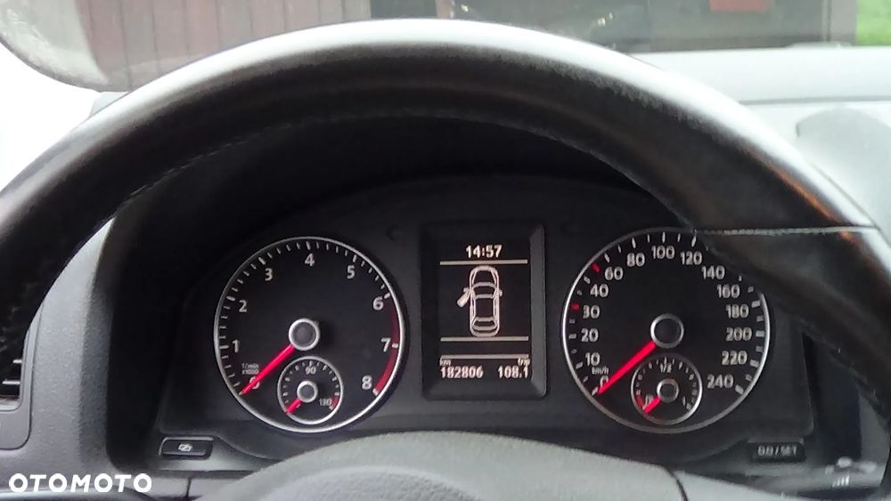 Volkswagen Jetta - 4