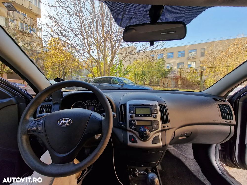Hyundai i30 1.6 DOHC CLASSIC - 9