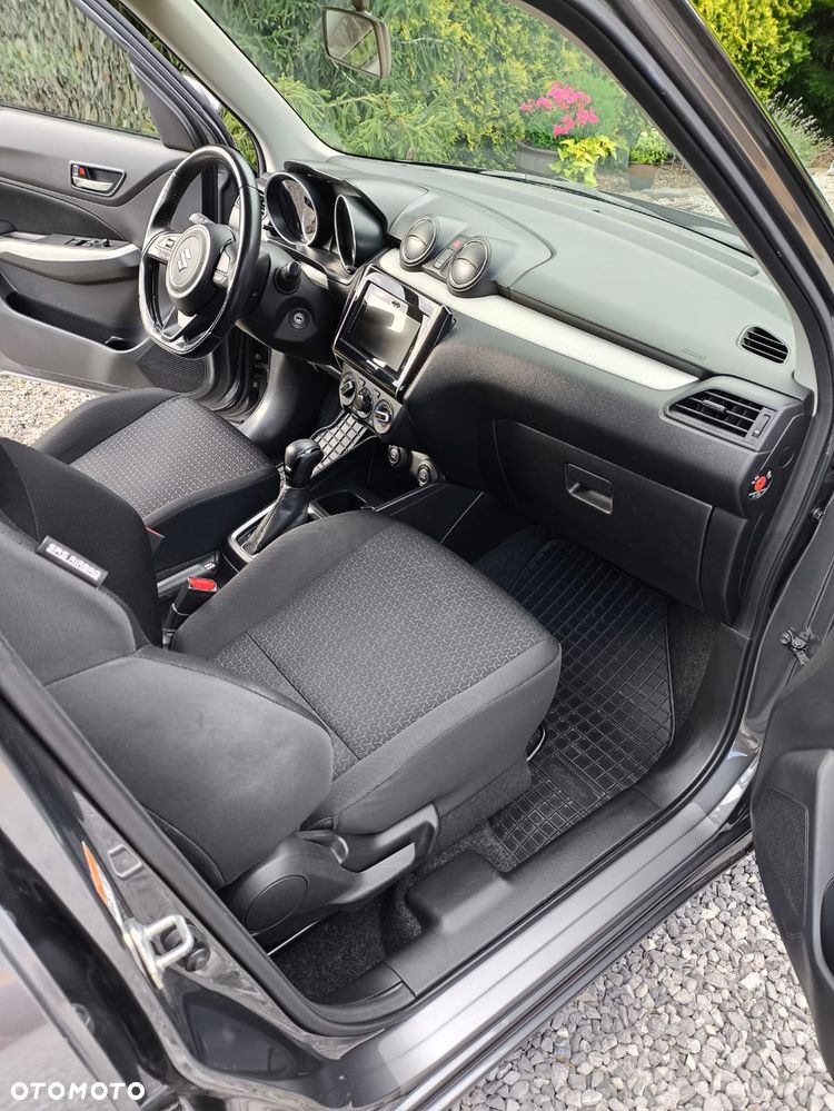 Suzuki Swift 1.2 Premium Plus CVT - 7