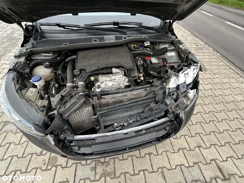 Peugeot 208 - 37