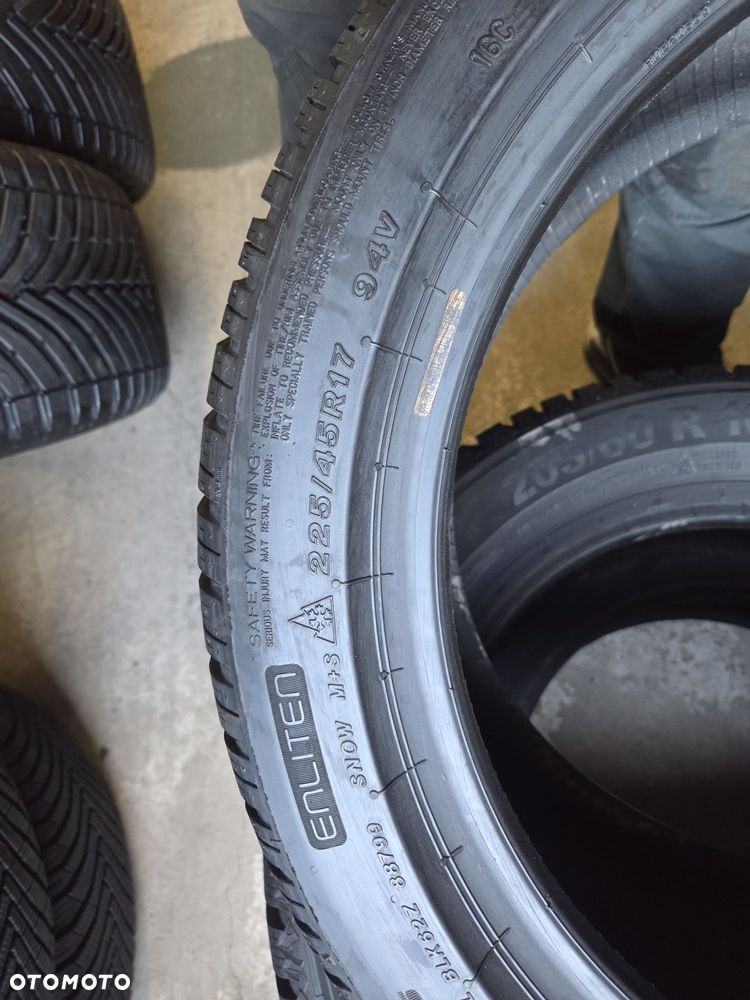 opony używane 225/45R17 Bridgestone BLIZZACK 6 Enliten - 6