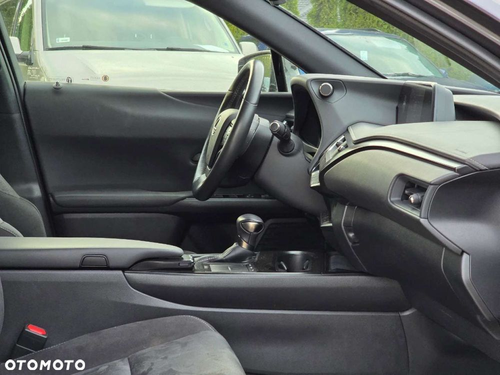 Lexus UX - 13