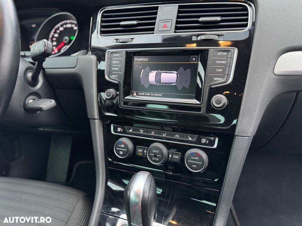 Volkswagen Golf 1.4 TSI BlueMotion Technology DSG Cup - 24
