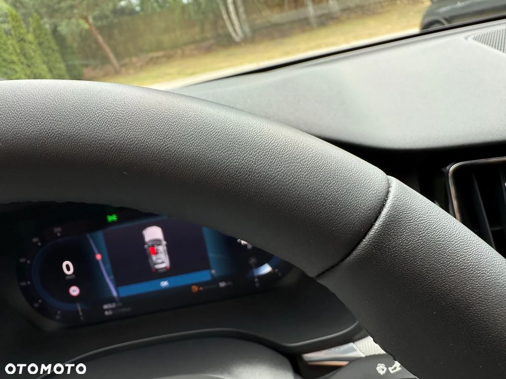 Volvo XC 60 B4 D Plus Dark - 28