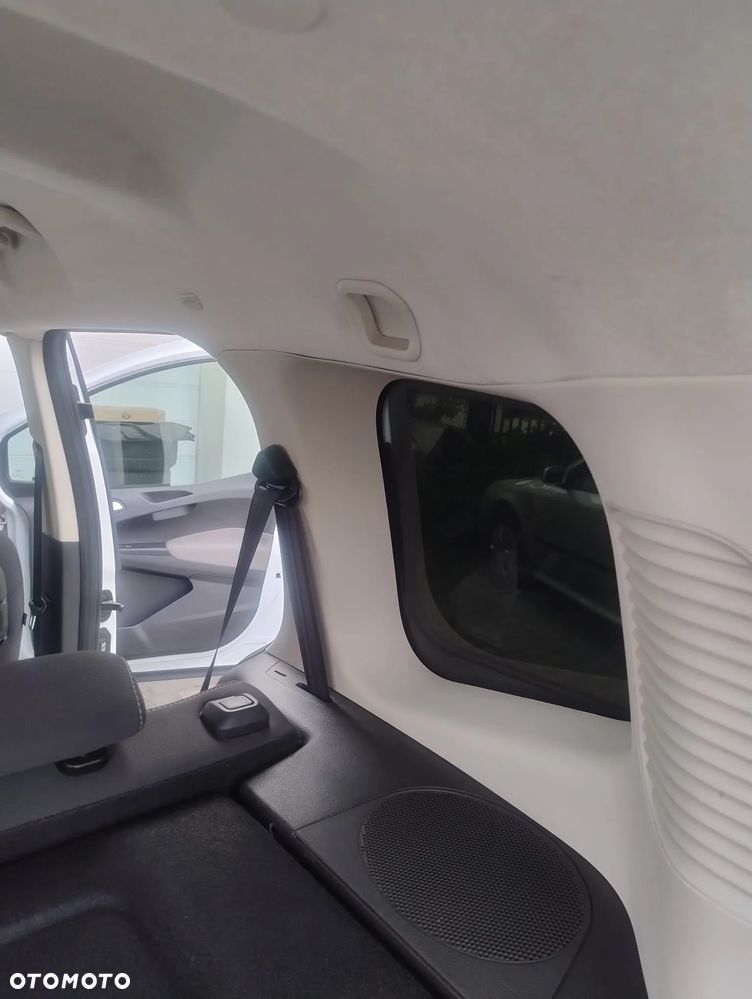 Ford Tourneo Courier 1.0 EcoBoost Trend - 10