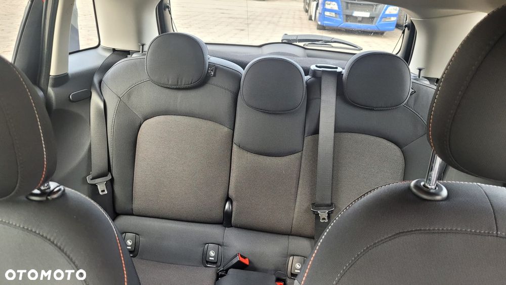 MINI Cooper Standard - 14