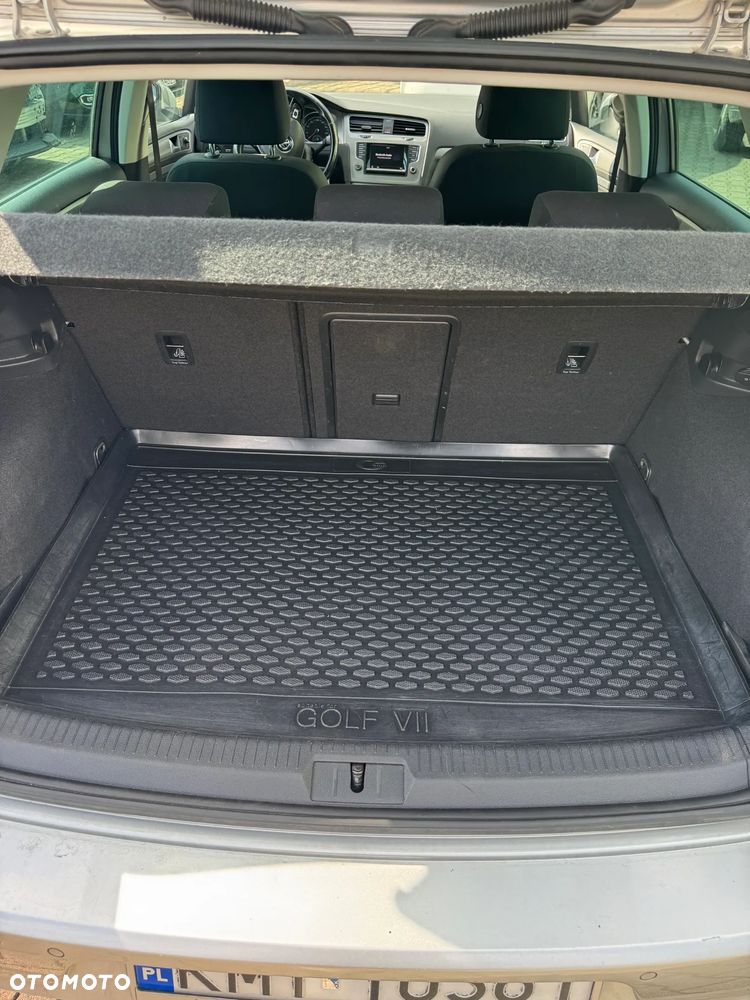 Volkswagen Golf - 15