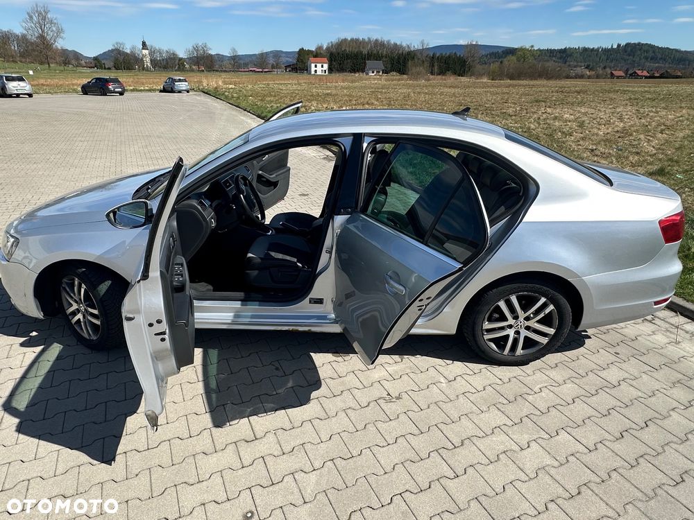 Volkswagen Jetta 2.0 TDI Highline Perfectline DSG - 10