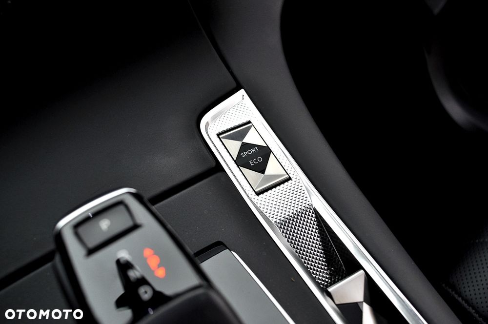 DS Automobiles DS 7 Crossback - 29