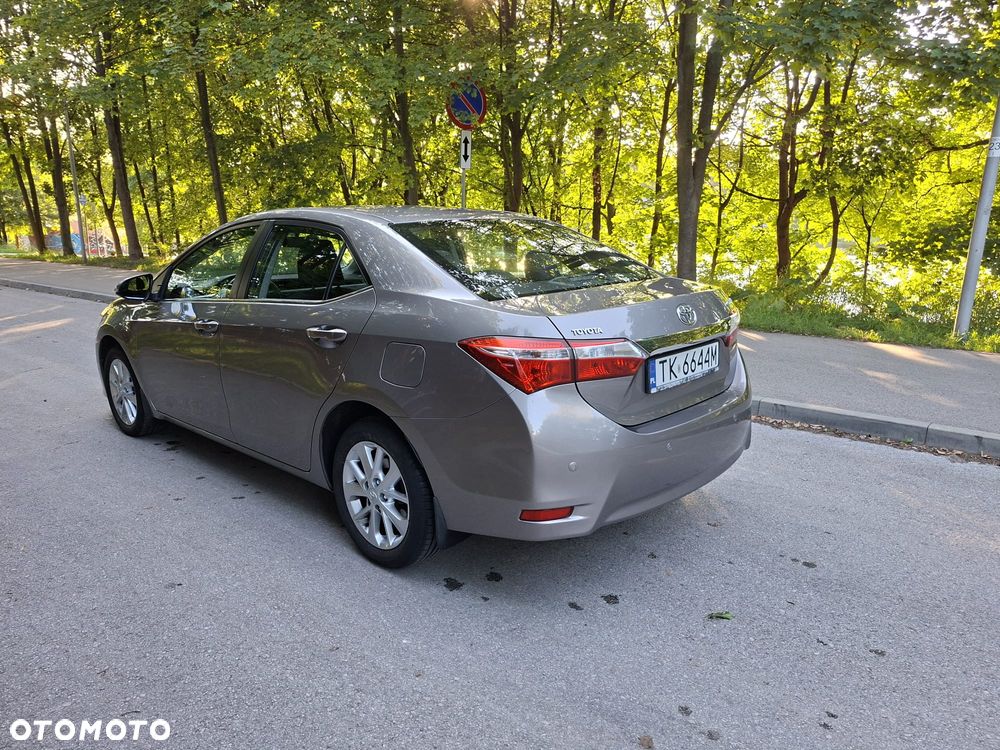 Toyota Corolla 1.6 Premium - 8