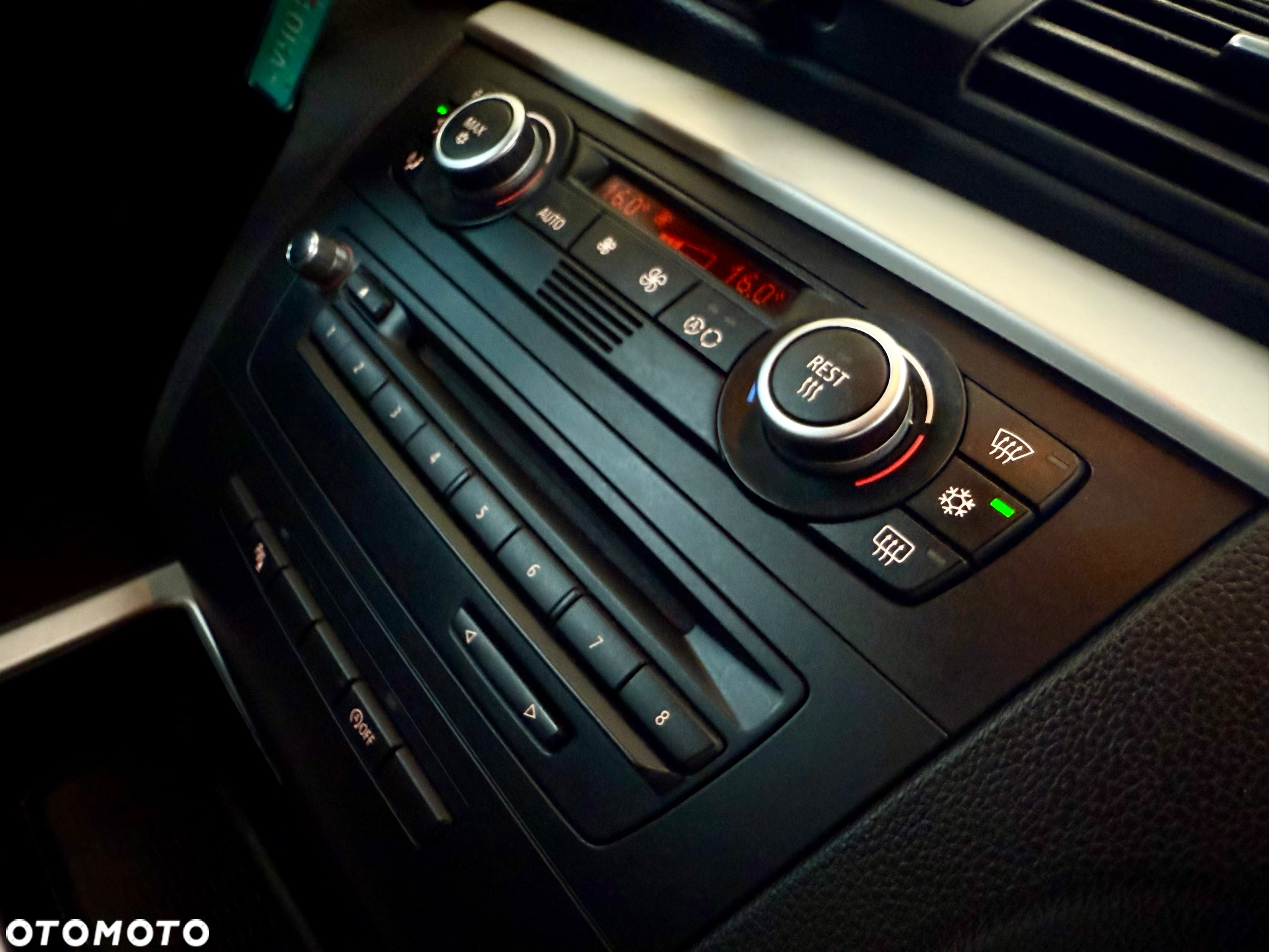 BMW Seria 1 116i - 10