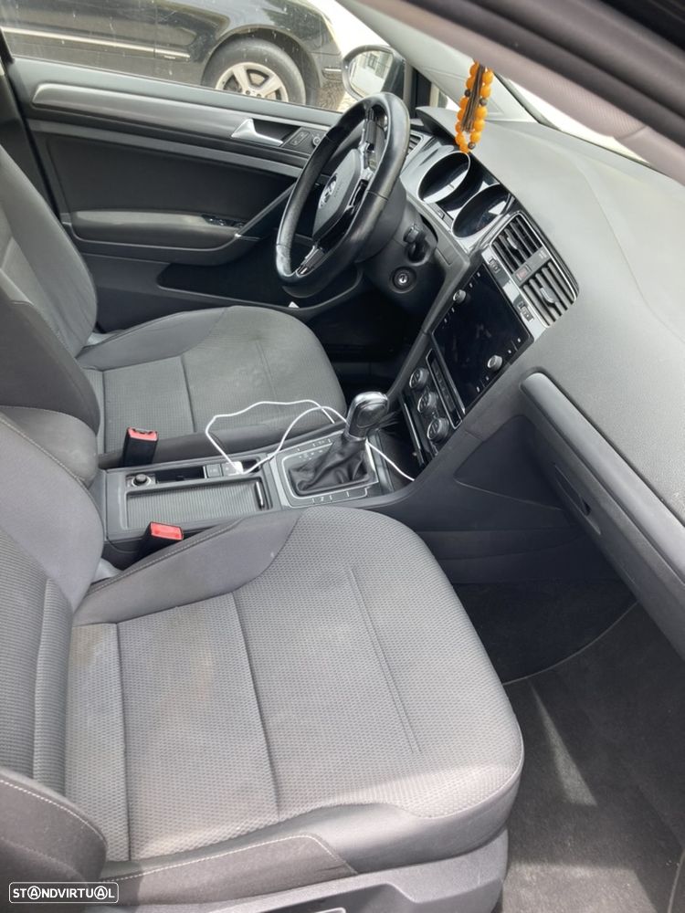 VW Golf Variant 1.6 TDi Confortline DSG - 6