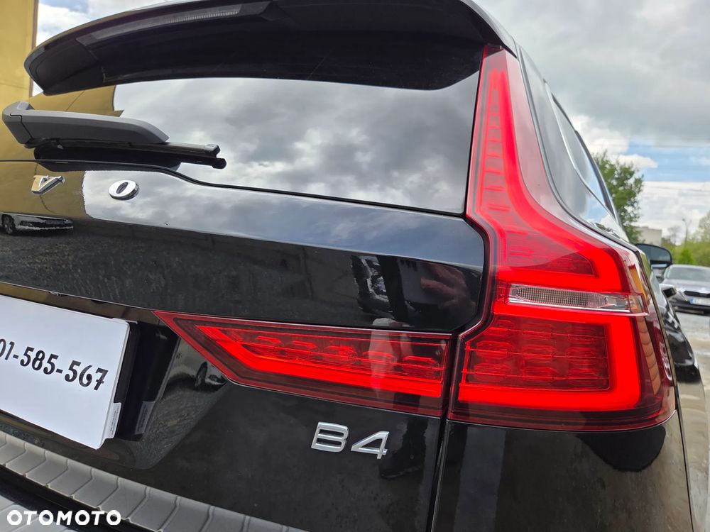 Volvo V60 B4 D Momentum Pro - 32