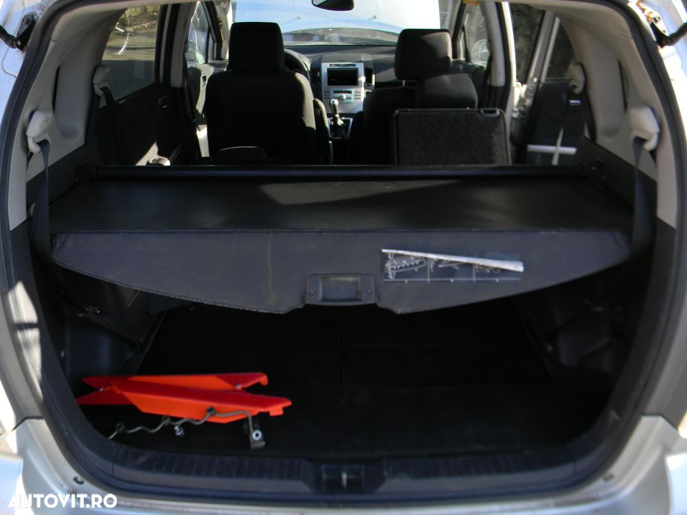 Dezmembrari  Toyota COROLLA verso  2004  > 2009 2.2 D-4D Motorina - 44