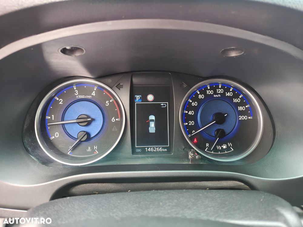 Toyota HILUX - 8