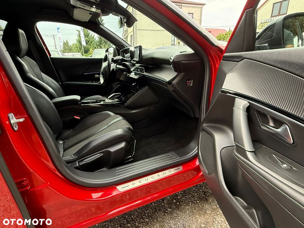 Peugeot 2008 PureTech 130 EAT8 GT Pack - 26