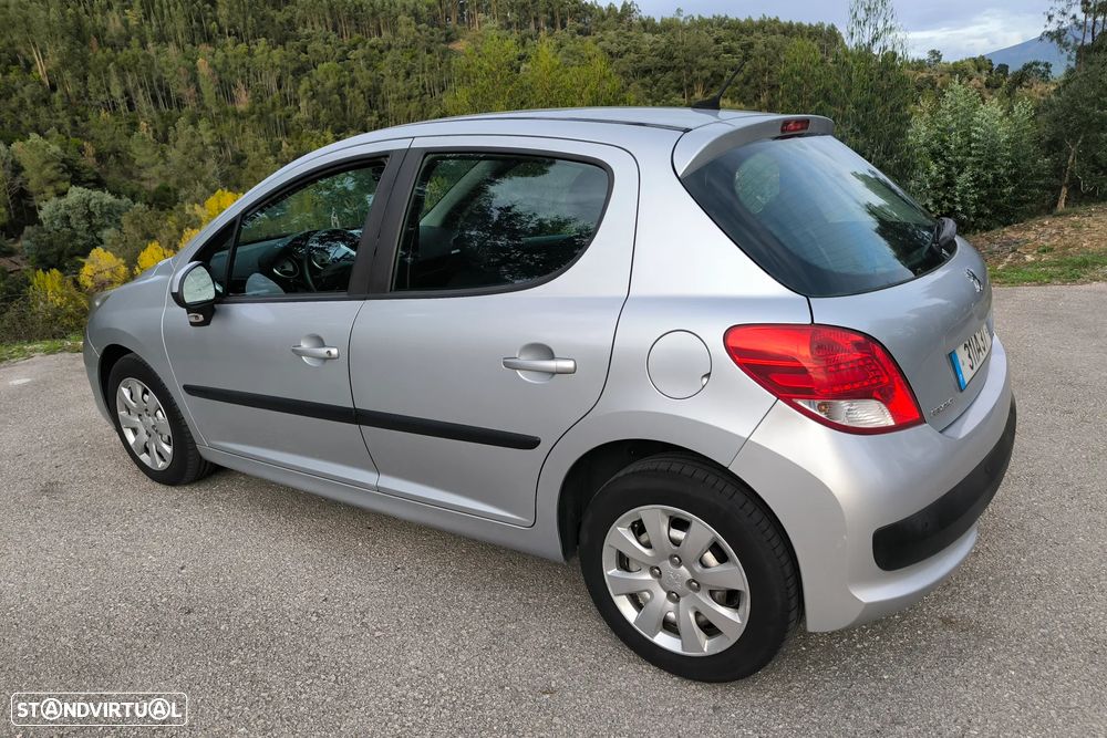 Peugeot 207 1.4 16V Urban - 5