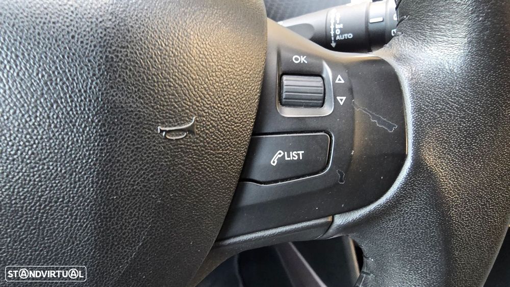 Peugeot 2008 1.6 BlueHDi Style - 30