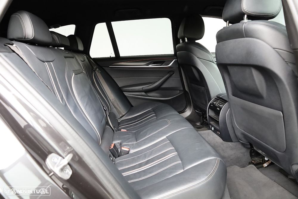 BMW 520 d Pack Desportivo M Auto - 54