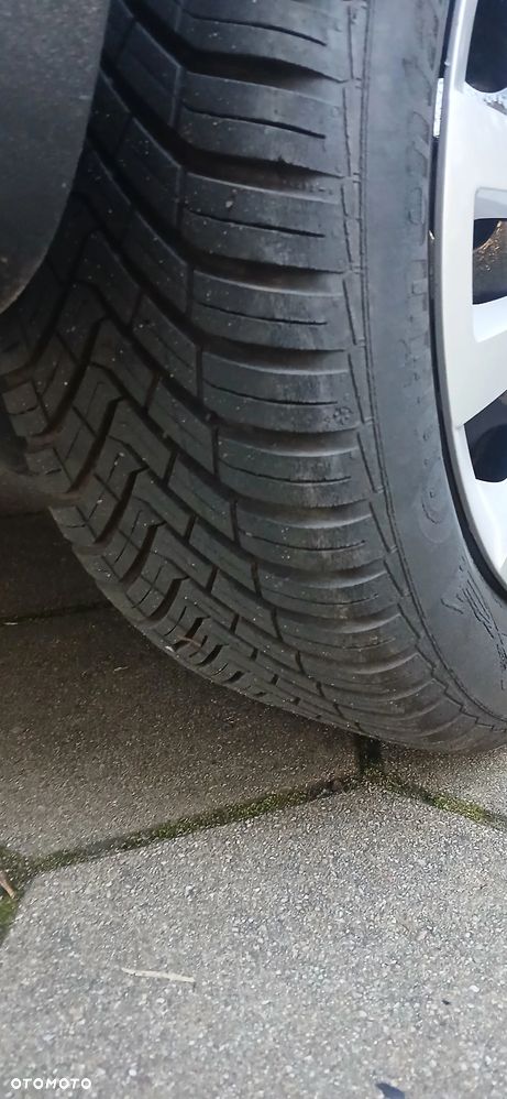 Volkswagen Touran 1.9 TDI DSG United - 28