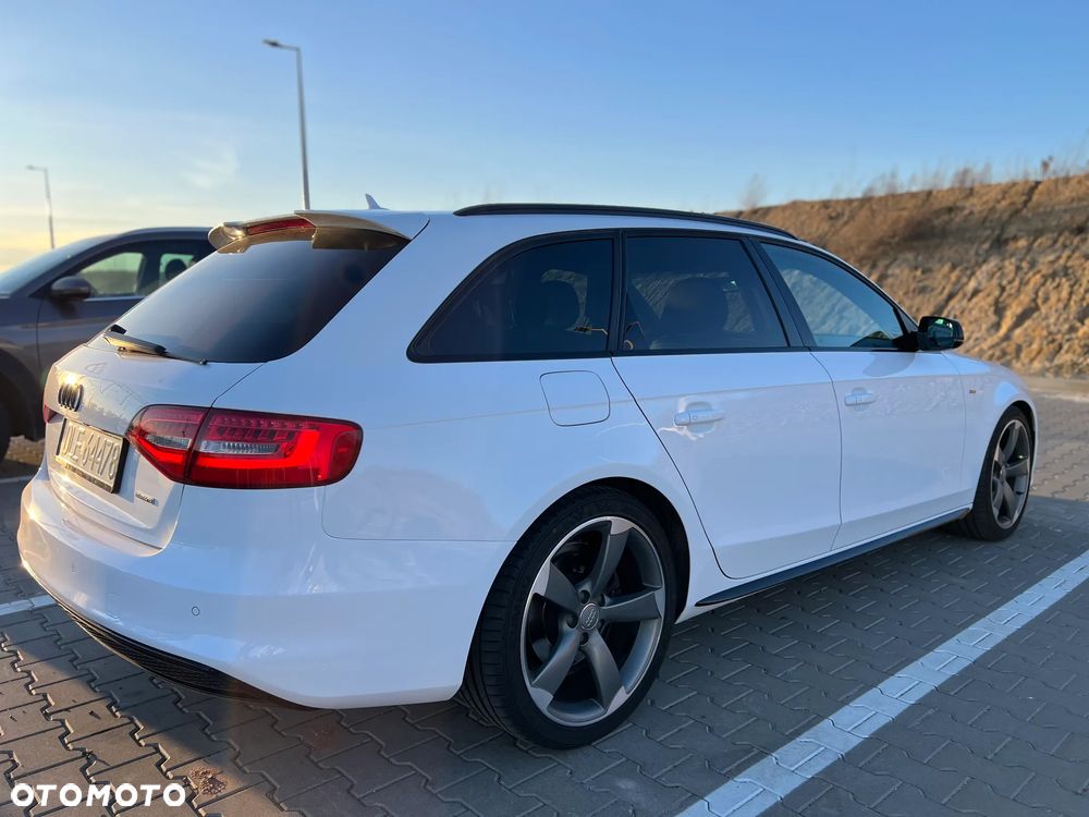 Audi A4 Avant 2.0 TDI DPF clean diesel quattro S tronic S line Sportpaket - 6