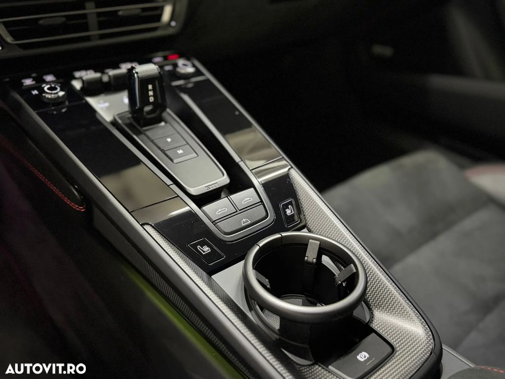 Porsche 911 Carrera Cabrio GTS PDK - 13