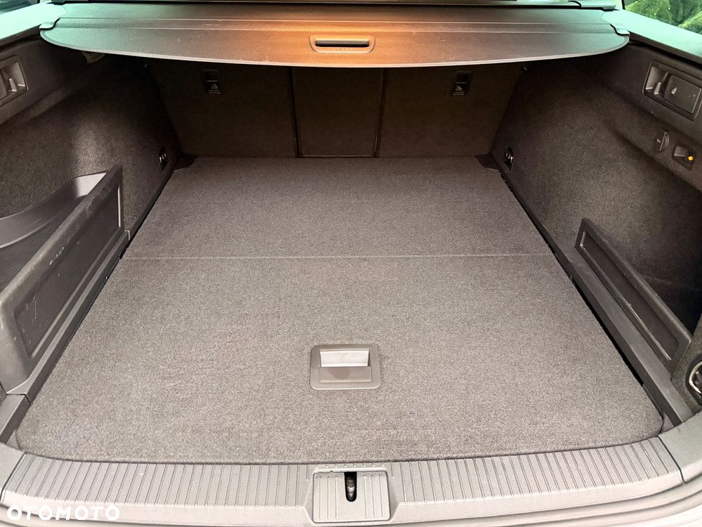 Volkswagen Passat Variant 2.0 TDI 4Mot Elegance DSG - 21